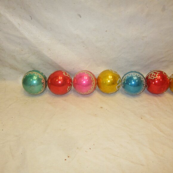 VTG SHINY BRITE ORNAMENTS, SET OF 7, W/UNIQUE GLITTER DESIGN - Picture 6 of 10